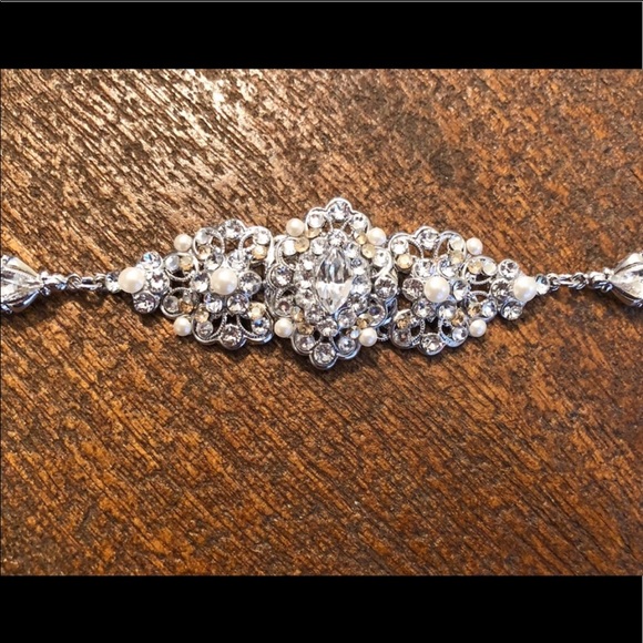 thomas knoell headpiece